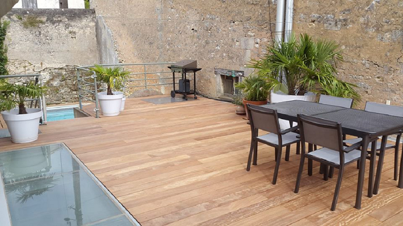 TERRASSE EN CUMARU